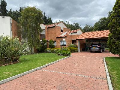 Casa de 4 alcobas en venta en Guaymaral, Bogotá, 496 m² · foto 2 de 20