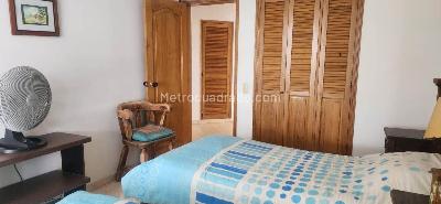 Apartamento de 4 alcobas en venta en Condominio Lagos Del Peñon, Girardot, 177 m² · foto 5 de 7