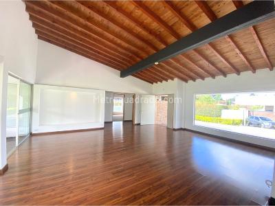 Casa de 4 alcobas en venta en Rionegro Llanogrande, Rionegro, 350 m² · foto 5 de 20