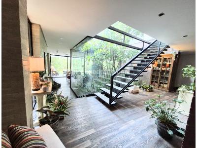 Casa de 4 alcobas en venta en Poblado / Envigado, Medellín, 1547 m² · foto 5 de 20