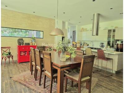 Casa de 4 alcobas en venta en Poblado / Envigado, Medellín, 1547 m² · foto 9 de 20