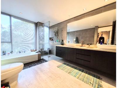 Casa de 4 alcobas en venta en Poblado / Envigado, Medellín, 1547 m² · foto 15 de 20
