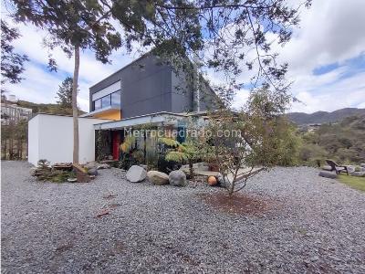 Casa de 4 alcobas en venta en Loma Del Escobero, Envigado · foto 16 de 20