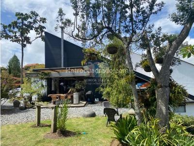 Casa de 4 alcobas en venta en Loma Del Escobero, Envigado · foto 19 de 20