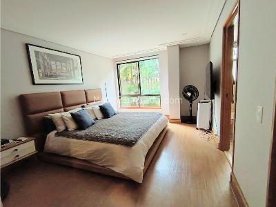 Apartamento de 4 alcobas en venta en Poblado Astorga, Medellín, 249 m² · foto 4 de 17