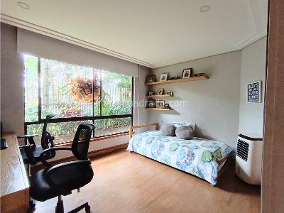 Apartamento de 4 alcobas en venta en Poblado Astorga, Medellín, 249 m² · foto 8 de 17