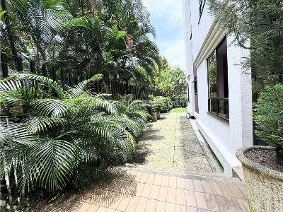 Apartamento de 4 alcobas en venta en Poblado Astorga, Medellín, 249 m² · foto 14 de 17