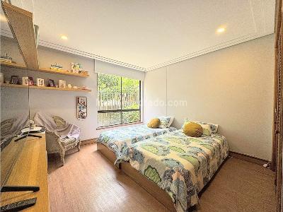 Apartamento de 4 alcobas en venta en Poblado Astorga, Medellín, 249 m² · foto 15 de 17