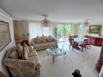Casa de 3 alcobas en venta en Poblado La Calera, Medellín, 500 m² · foto 2 de 20
