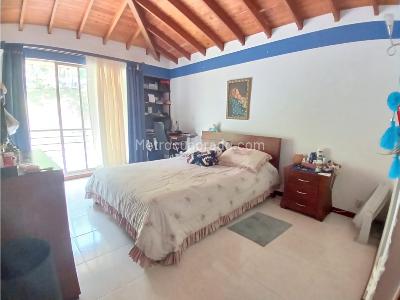 Casa de 3 alcobas en venta en Poblado La Calera, Medellín, 500 m² · foto 11 de 20