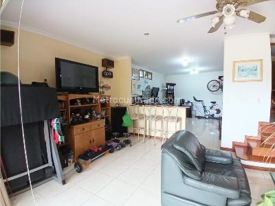 Casa de 3 alcobas en venta en Poblado La Calera, Medellín, 500 m² · foto 17 de 20
