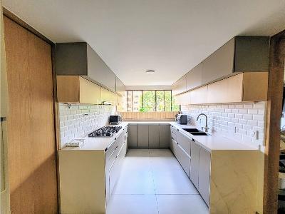 Apartamento de 3 alcobas en venta en El Poblado Castropol, Medellín, 292 m² · foto 6 de 16