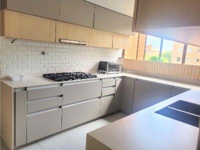 Apartamento de 3 alcobas en venta en El Poblado Castropol, Medellín, 292 m² · foto 15 de 16