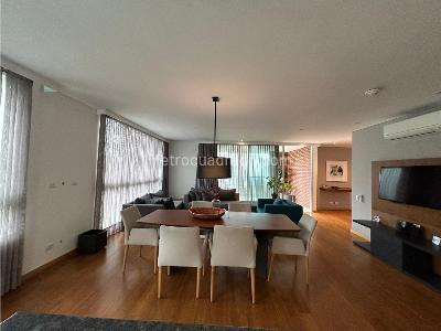 Apartamento en venta en El Poblado El Tesoro, Medellín · foto 6 de 20