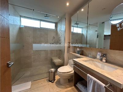 Apartamento en venta en El Poblado El Tesoro, Medellín · foto 7 de 20