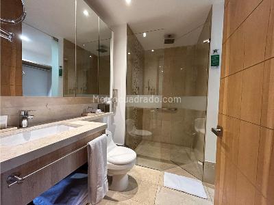 Apartamento en venta en El Poblado El Tesoro, Medellín · foto 9 de 20