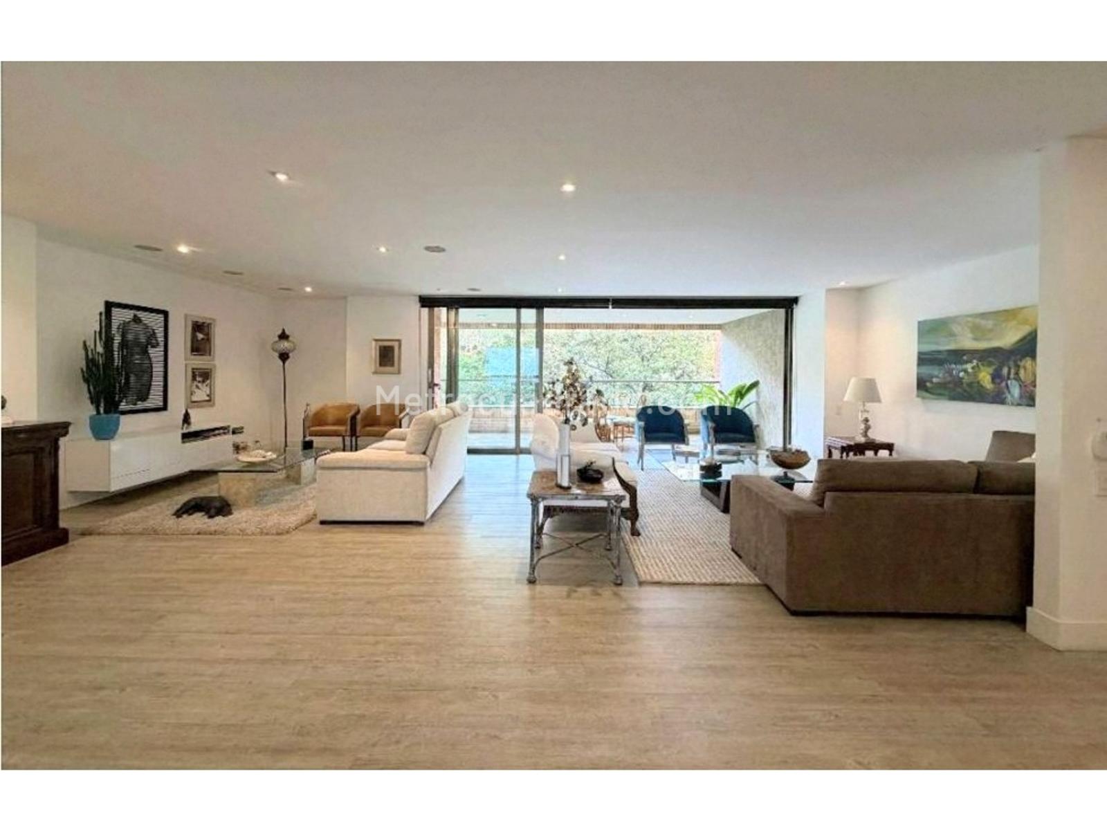 Apartamento de 3 habitaciones en venta en Las Santas Poblado, Medellín — imagen 1 de 19