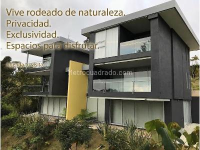 Casa de 5 alcobas en venta en Envigado Charco Azul, Envigado, 560 m² · foto 2 de 5