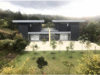 Casa de 5 alcobas en venta en Envigado Charco Azul, Envigado, 560 m² · foto 5 de 5