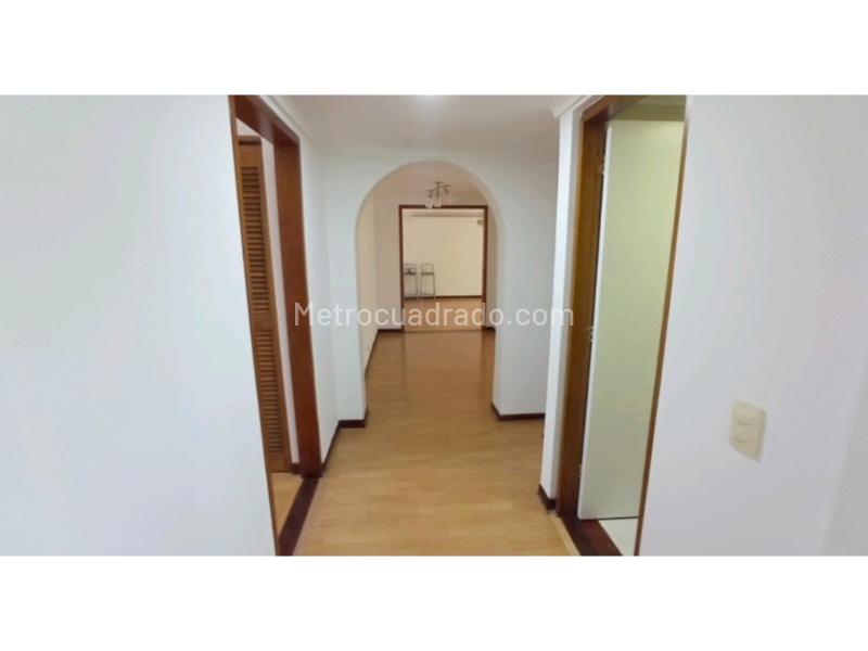 Piso – Medellín, Patio Bonito, El Poblado - Vista 3