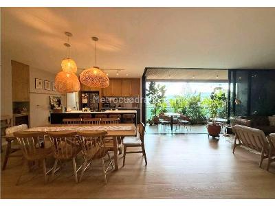 Apartamento de 3 alcobas en venta en Poblado Balsos Alto, Medellín, 181 m² · foto 8 de 18