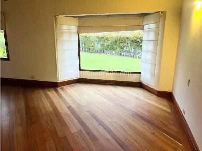 Casa de 5 alcobas en venta en Envigado Loma Escobero, Envigado, 500 m² · foto 4 de 12