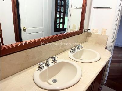 Casa de 5 alcobas en venta en Envigado Loma Escobero, Envigado, 500 m² · foto 9 de 12