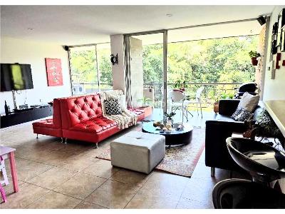 Apartamento en venta en El Poblado El Tesoro, Medellín · foto 2 de 18