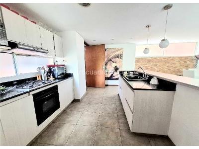 Apartamento en venta en El Poblado El Tesoro, Medellín · foto 6 de 18