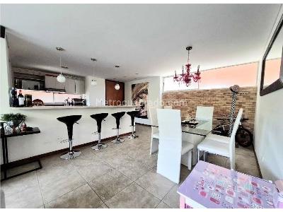 Apartamento en venta en El Poblado El Tesoro, Medellín · foto 8 de 18