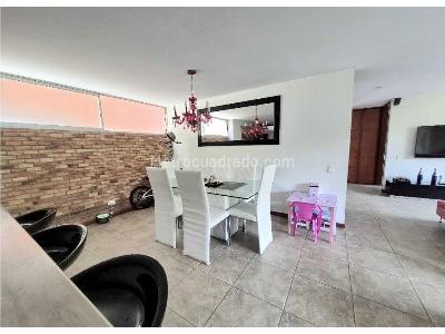 Apartamento en venta en El Poblado El Tesoro, Medellín · foto 9 de 18