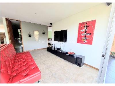 Apartamento en venta en El Poblado El Tesoro, Medellín · foto 10 de 18