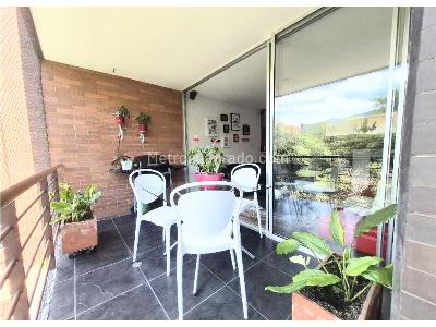 Apartamento en venta en El Poblado El Tesoro, Medellín · foto 11 de 18