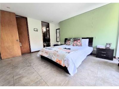 Apartamento en venta en El Poblado El Tesoro, Medellín · foto 12 de 18