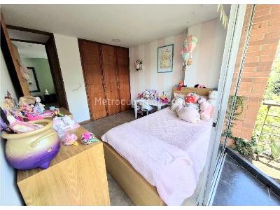 Apartamento en venta en El Poblado El Tesoro, Medellín · foto 15 de 18