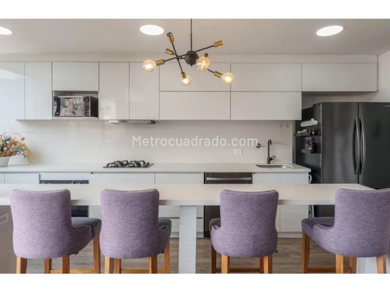 Piso – Medellín, Lalinde, El Poblado - Más