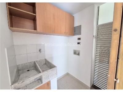Apartaestudio en venta en El Poblado El Tesoro, Medellín, 56 m² · foto 12 de 13