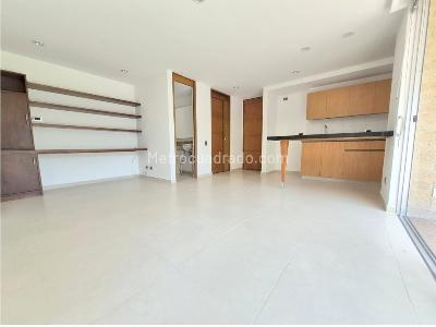 Apartaestudio en venta en El Poblado El Tesoro, Medellín, 56 m² · foto 6 de 13