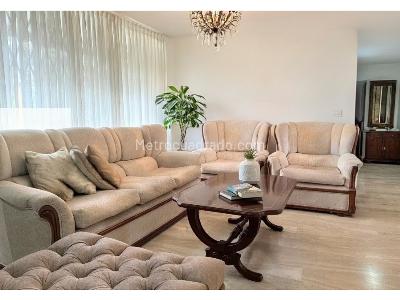 Apartamento de 3 alcobas en venta en Poblado El Diamante 2, Medellín, 100 m² · foto 2 de 20