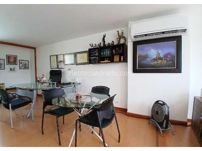 Apartamento en venta en Poblado La Frontera, Medellín · foto 8 de 13