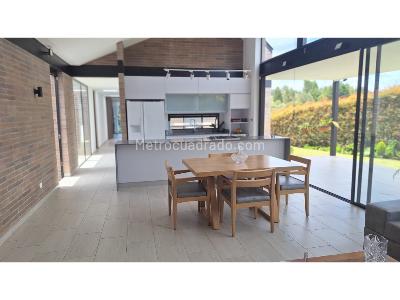 Casa de 3 alcobas en venta en Acuarela, Envigado, 280 m² · foto 2 de 15