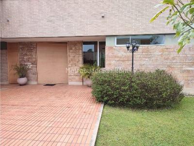 Casa de 3 alcobas en venta en Alto Palmas, Envigado, 1330 m² · foto 12 de 19