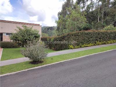 Casa de 3 alcobas en venta en Alto Palmas, Envigado, 1330 m² · foto 2 de 19