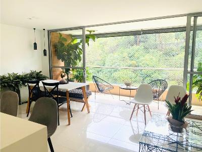Apartamento de 2 alcobas en venta en Poblado La Calera, Medellín, 94 m² · foto 4 de 16