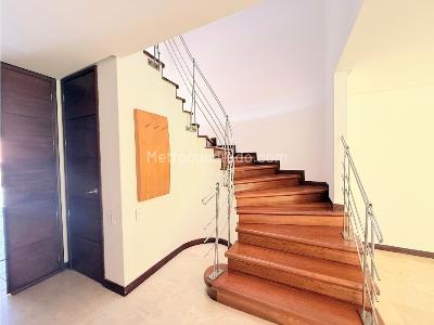Casa de 3 alcobas en venta en Poblado Cola Del Zorro, Medellín, 240 m² · foto 3 de 20