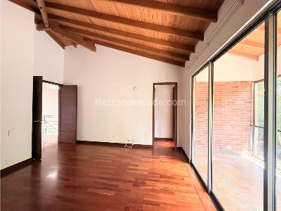 Casa de 3 alcobas en venta en Poblado Cola Del Zorro, Medellín, 240 m² · foto 13 de 20