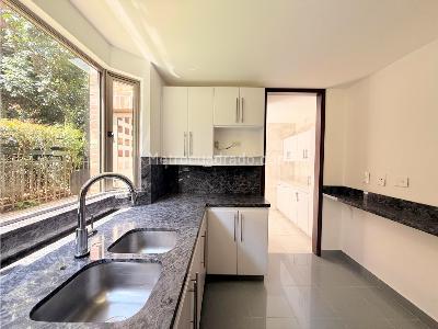 Casa de 3 alcobas en venta en Poblado Cola Del Zorro, Medellín, 240 m² · foto 17 de 20