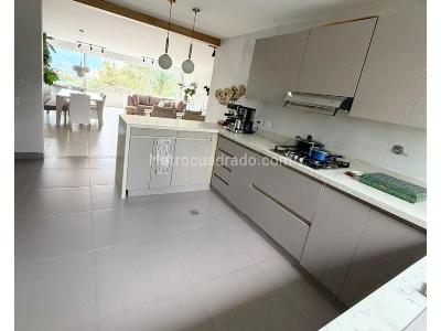 Apartamento de 3 alcobas en venta en San Lucas, Medellín, 144 m² · foto 13 de 14