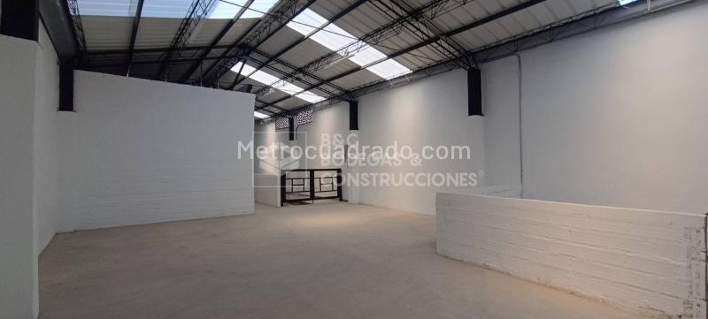 Bodega en Arriendo, El Chagualo, Medellín - Más