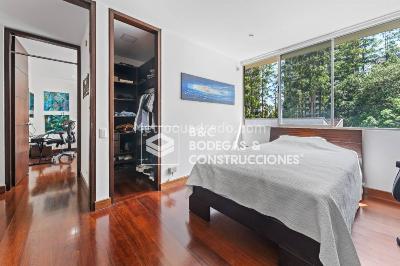 Casa de 4 alcobas en venta en San Lucas, Medellín, 452 m² · foto 2 de 20